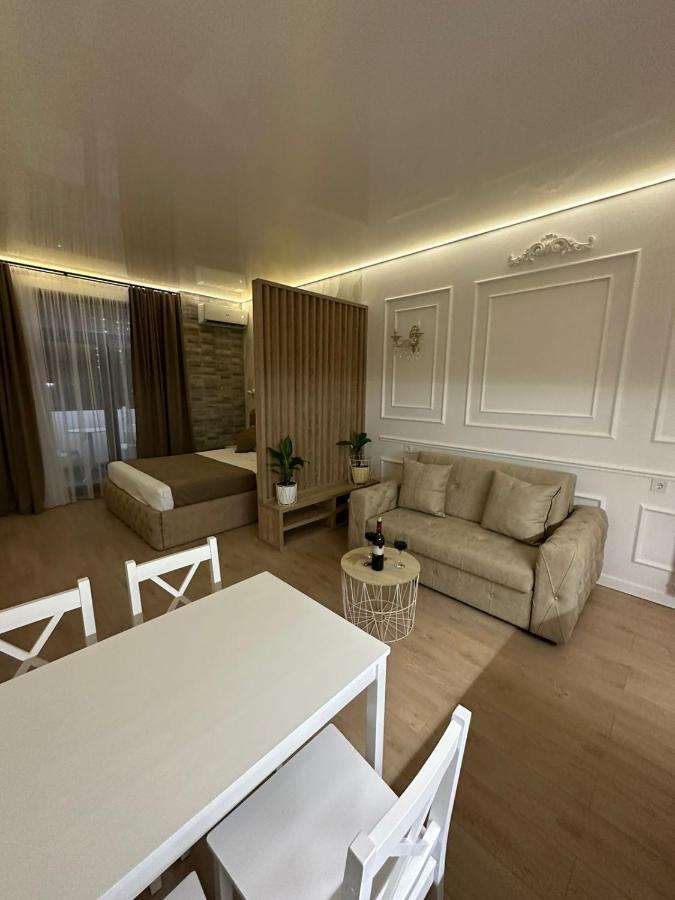 Moonlight Apart-Hotel บาทูมิ ภายนอก รูปภาพ