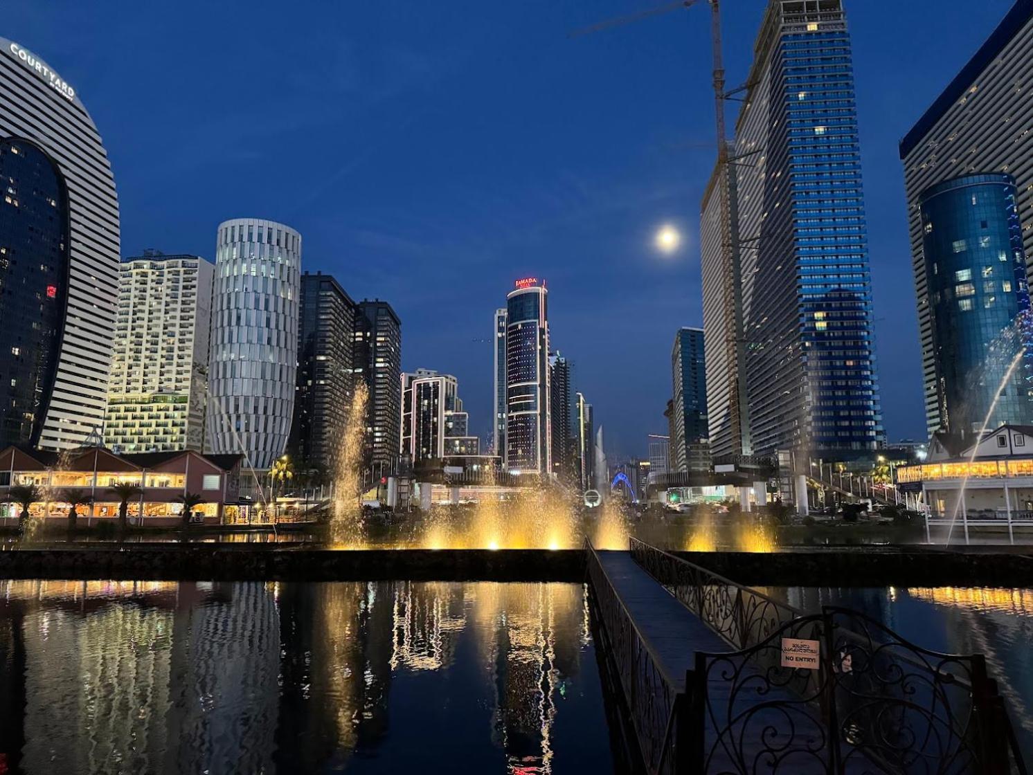 Moonlight Apart-Hotel บาทูมิ ภายนอก รูปภาพ
