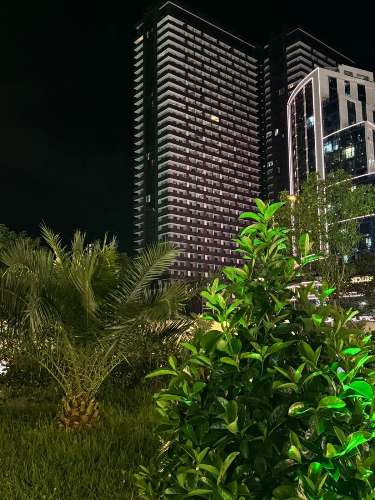 Moonlight Apart-Hotel บาทูมิ ภายนอก รูปภาพ