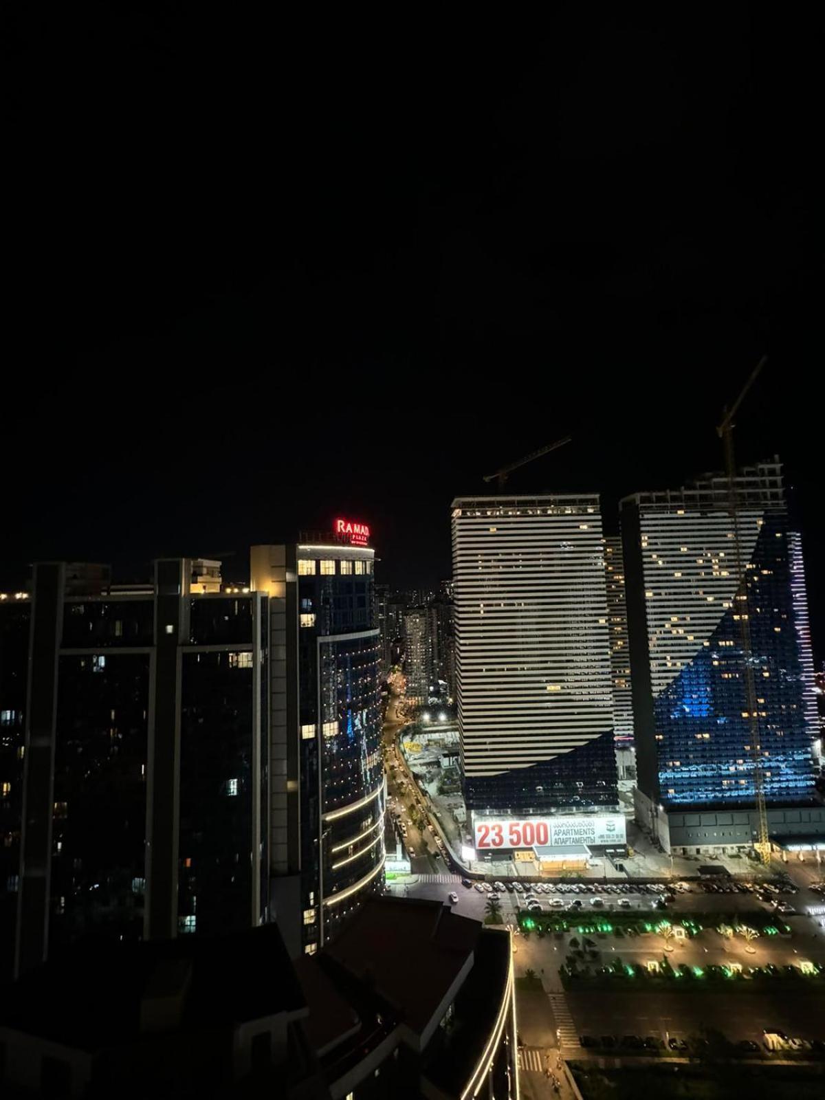 Moonlight Apart-Hotel บาทูมิ ภายนอก รูปภาพ